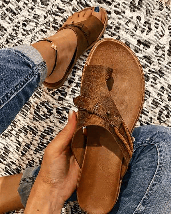 Brown / 11