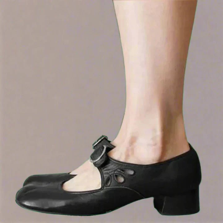 Black / 10