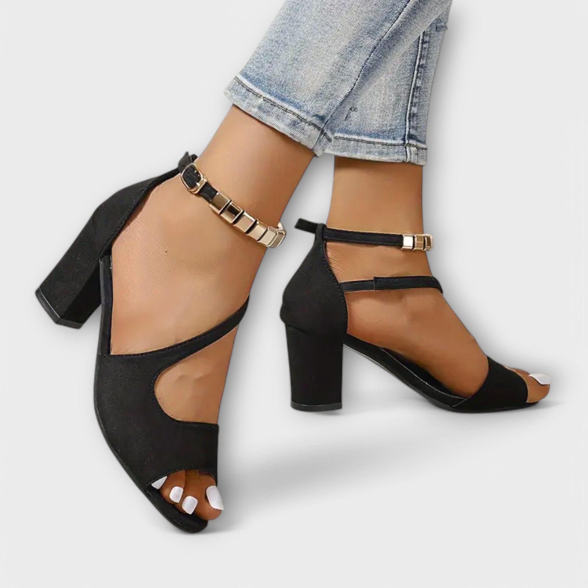 Black / 11